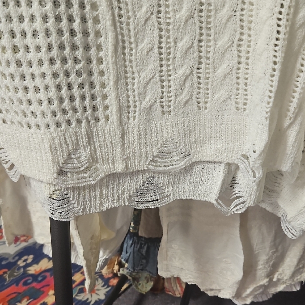 POL Women's Cream and Yellow Floral Sweater - Picture 8 of 8
